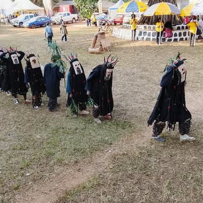 Danseurs de masques sacrés de Batié